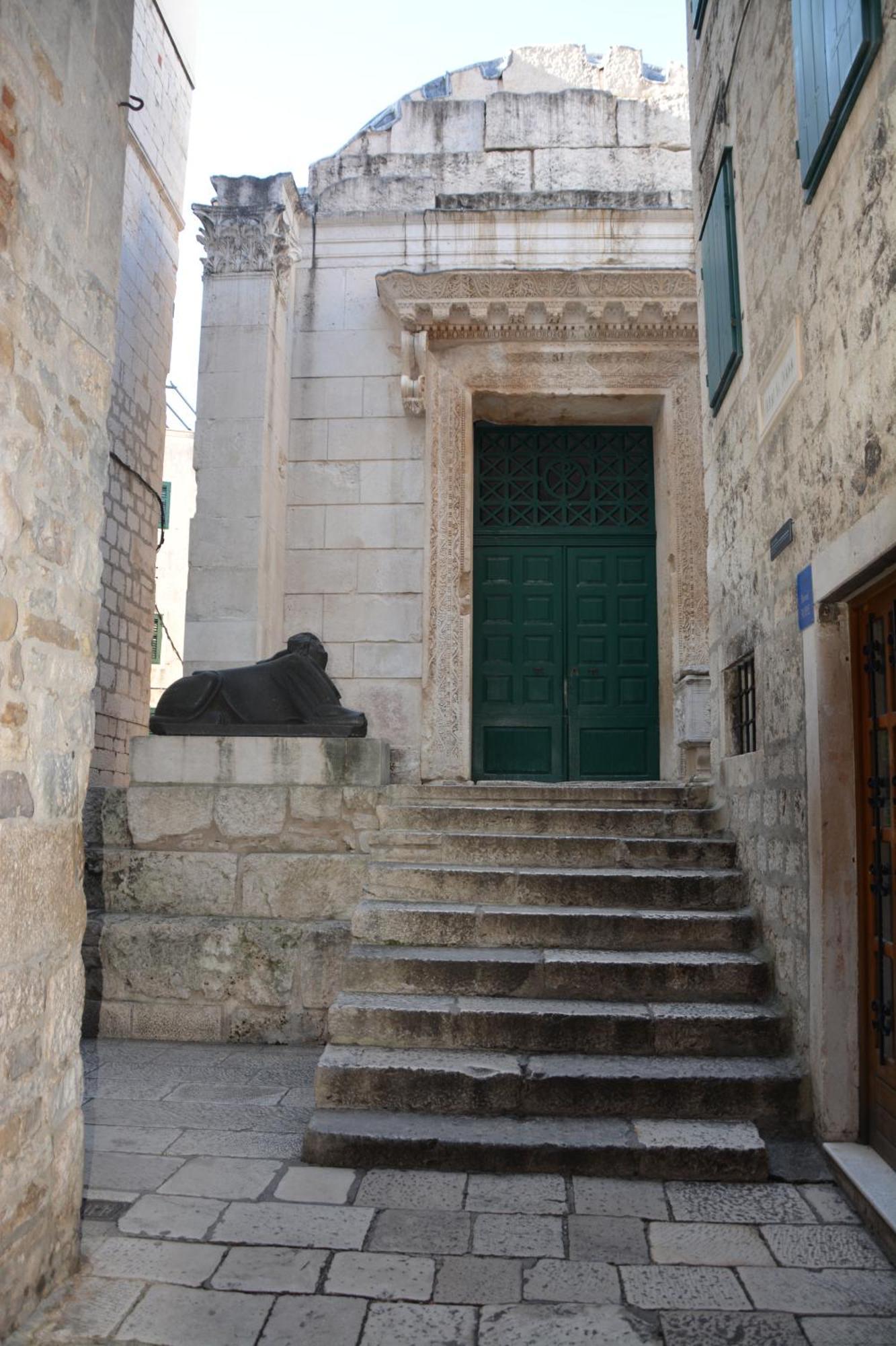 Largo Apartment In The Heart Of Diocletian Palace สปลิท ภายนอก รูปภาพ